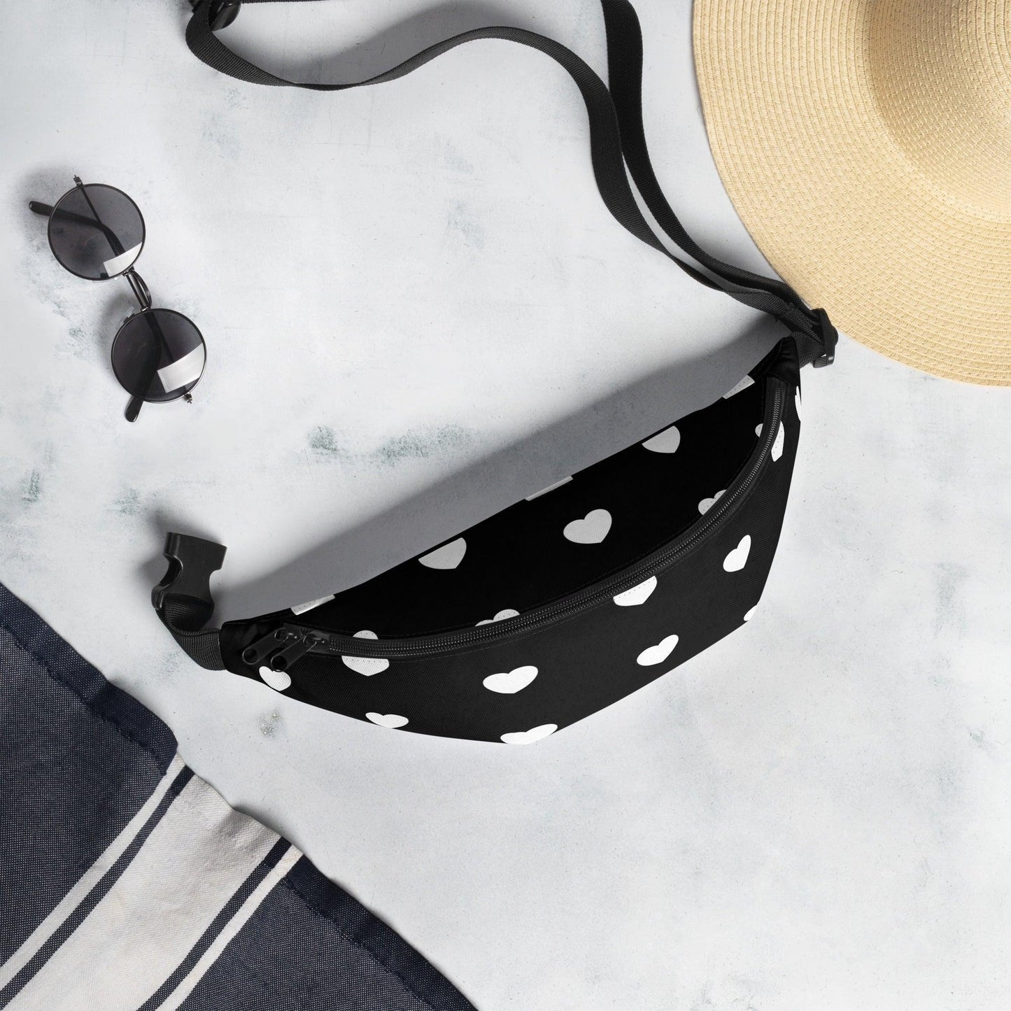 Fanny pack - SMALL HEARTS bw - Small hearts print