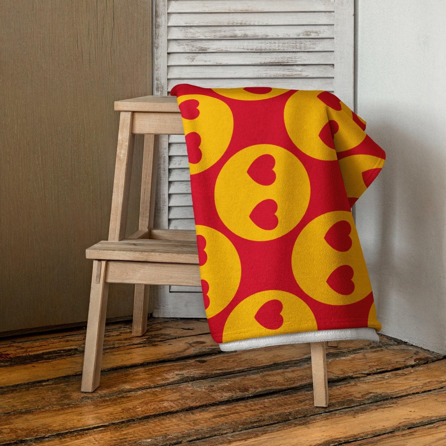 Towel - SUPERHAPPY - Sunshine and hearts print