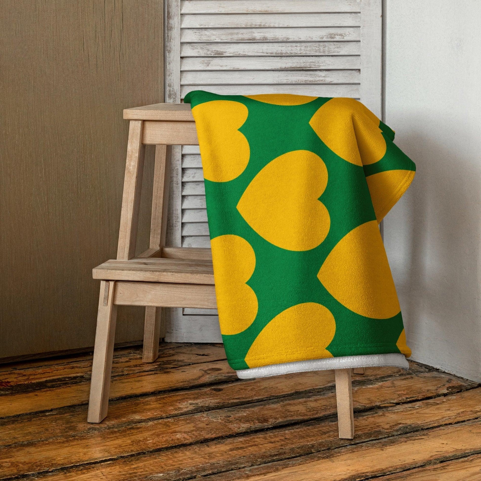 Towel - ELLIE LOVE yellow green - Bold Heart Print