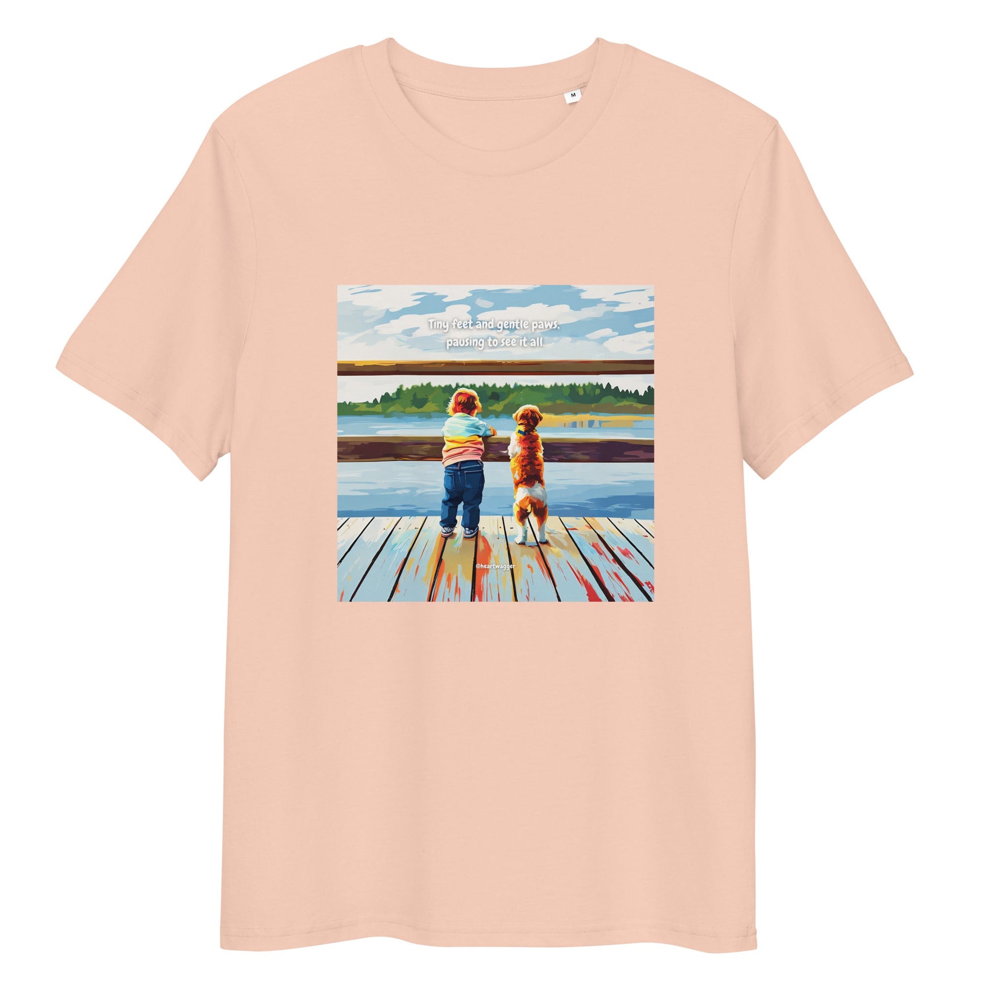 T-Shirt - Tiny feet and gentle paws, pausing to see it all Fraiche Peche
